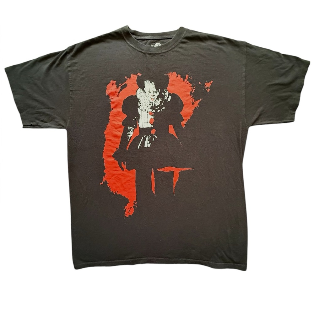 IT Pennywise Graphic Unisex T-shirt Black Red
Size Large